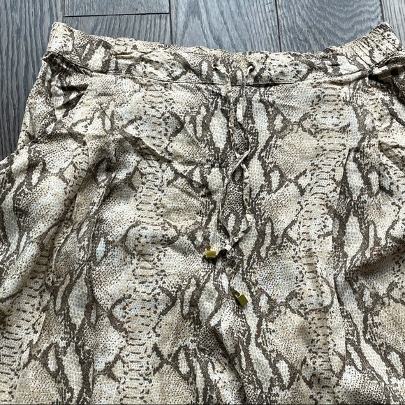 H&M Python Print Joggers - Picture 4 of 6